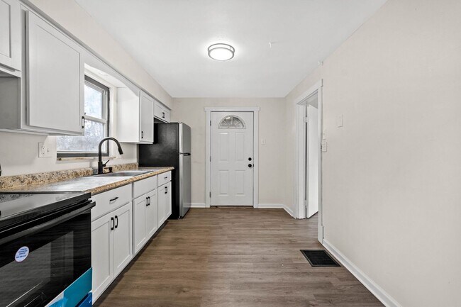 Photo - 1653 Suburban Ave Unidad 1653 Suburban Avenue - 1st Floor