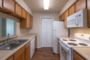 2BR, 2BA - 910 SF