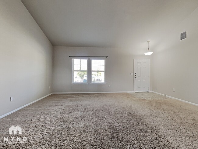 Photo - 717 Pinnacle Dr