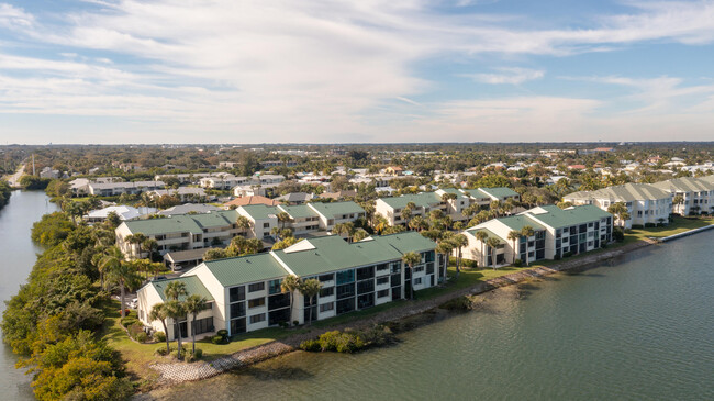Building Photo - 1820 Tarpon Ln Unit 101 Rental