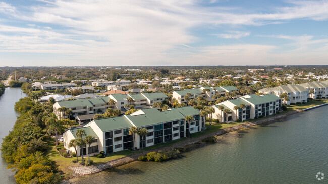 Building Photo - 1820 Tarpon Ln Unit 101 Rental