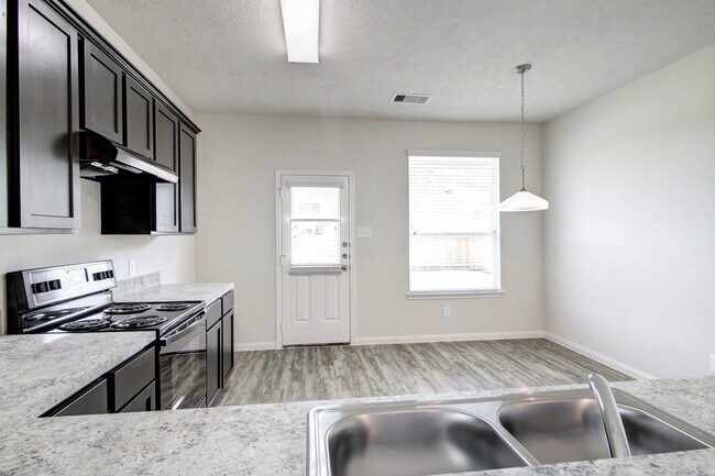 2843 Silver Tree