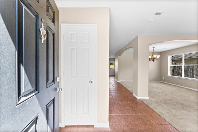 Photo - 8338 Loetsch Ridge Way