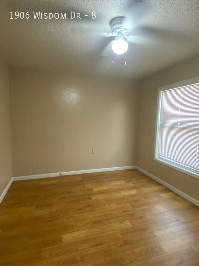 Photo - 1906 Wisdom Dr Unit 8
