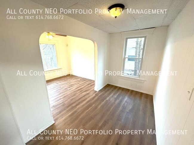 Photo - 2690 Sullivant Ave