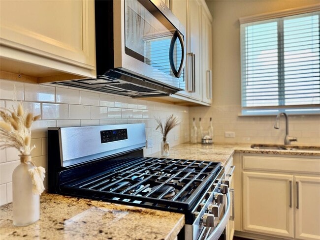 Building Photo - 717 Bayberry Cir Rental