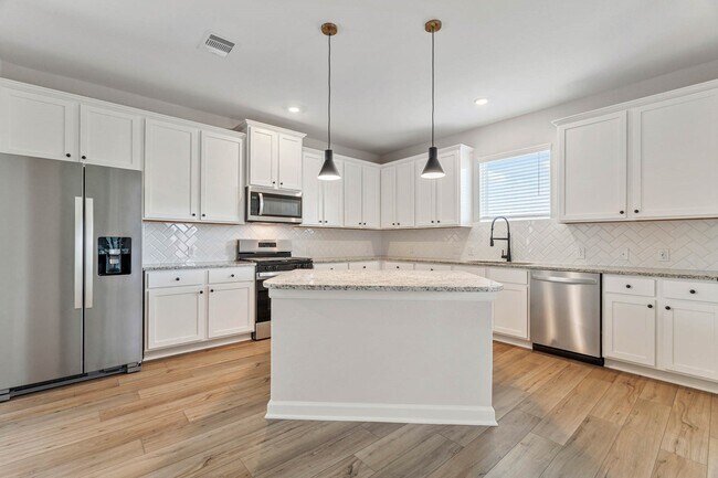 Photo - 1927 June Lk Ln