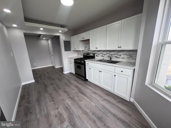 307 Fairview St