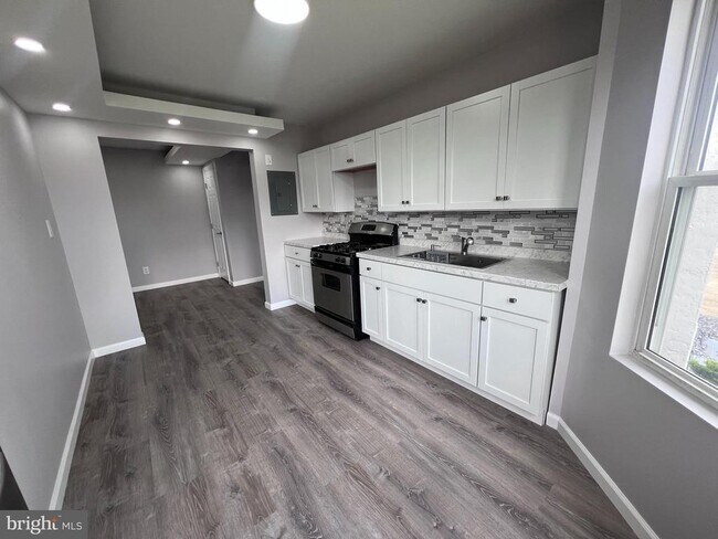 Photo - 307 Fairview St