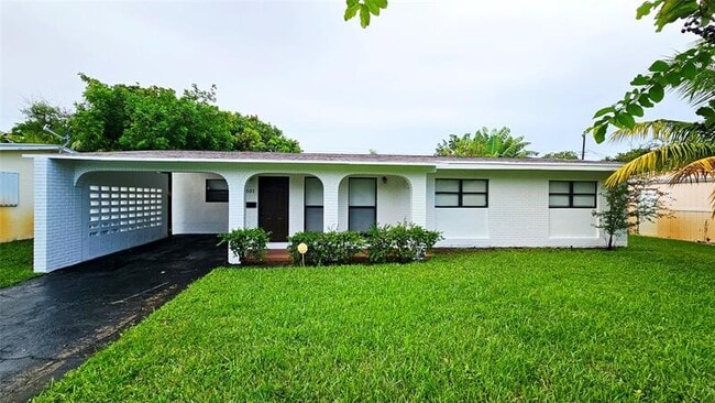 Building Photo - 501 NW 30th Ct Rental