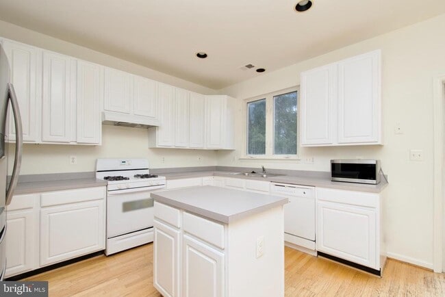 Photo - 5236 Ballycastle Cir