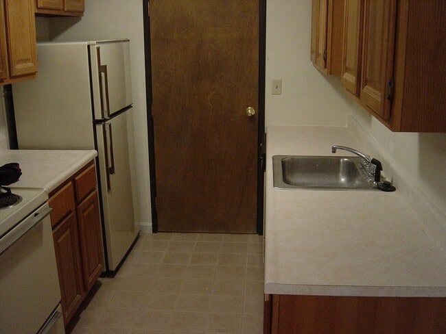 Photo - 10 Basswood Ave Unidad C-6