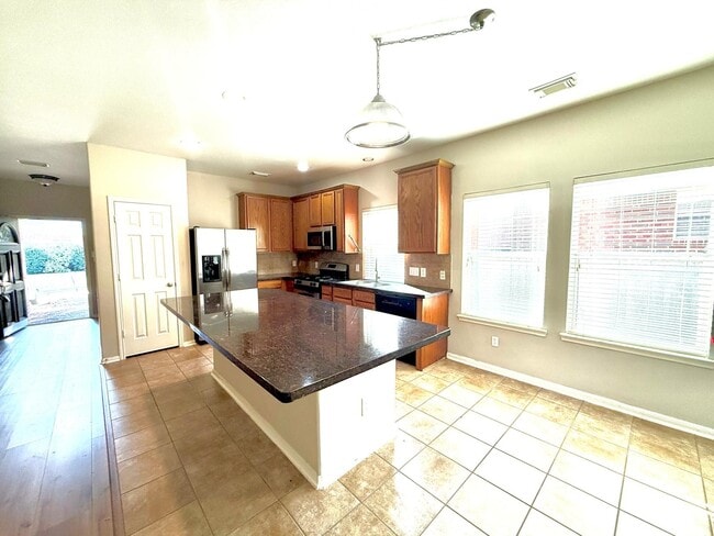 Photo - 107 W Spindle Tree Cir