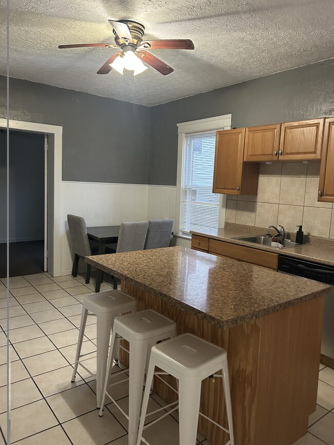 2022 Murray Hill Rd Unidad 1