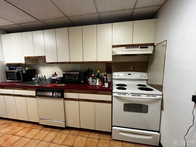 Building Photo - 31 Stearns Rd