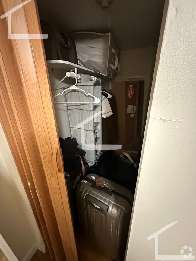 Building Photo - Allston 1 Bed Available 9/15 - No Broker Fee Rental