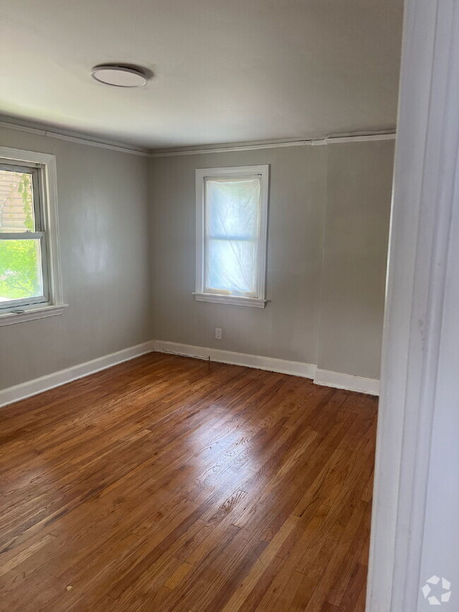 Building Photo - 3-Bedroom Gem on Indiana St with Spacious ... Rental