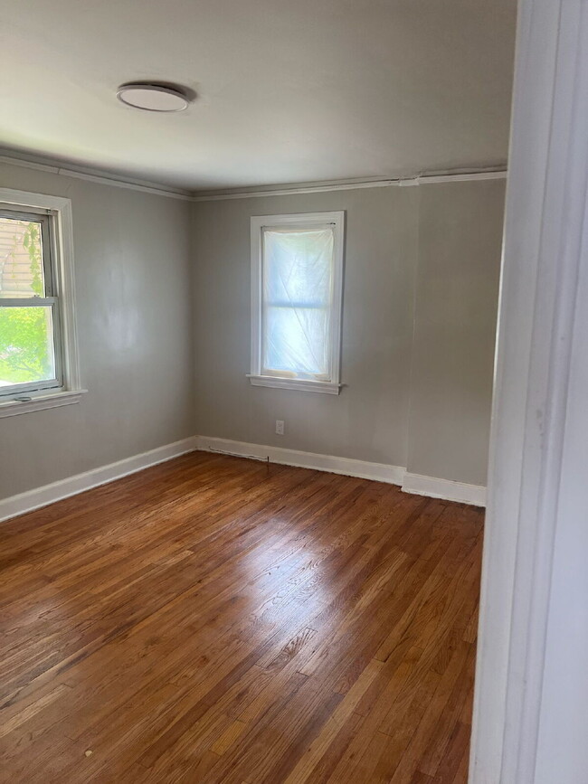 3-Bedroom Gem on Indiana St with Spacious ... - 3-Bedroom Gem on Indiana St with Spacious ... Apartment