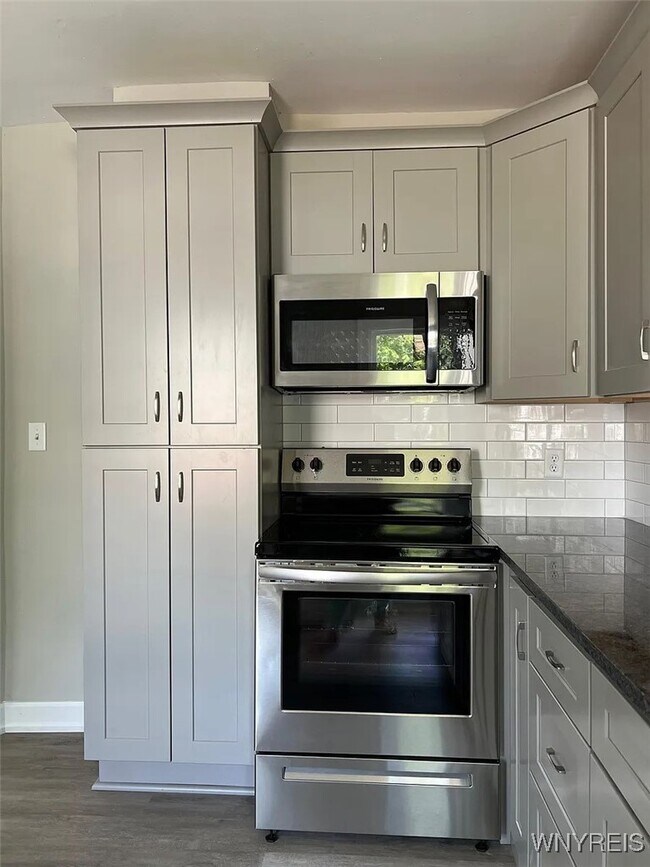 Photo - 355 Plymouth Ave