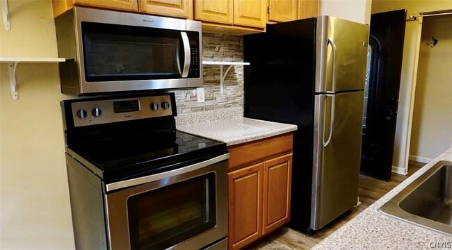 Photo - 555 Village Blvd N