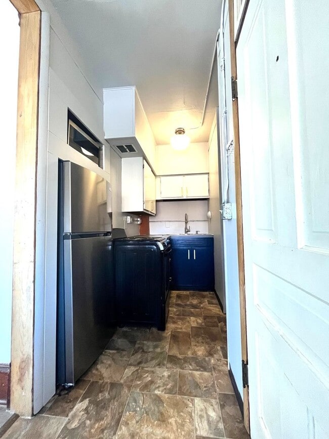 Photo - Light Filled Top Floor 1 Bedroom in Unbeatable Hip Strip Location! Unit B201