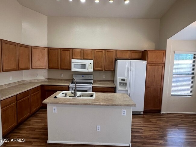 Photo - 17284 W Mohave St