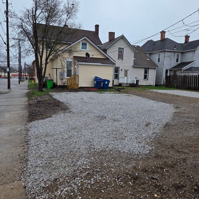 Photo - 212 1st St NW