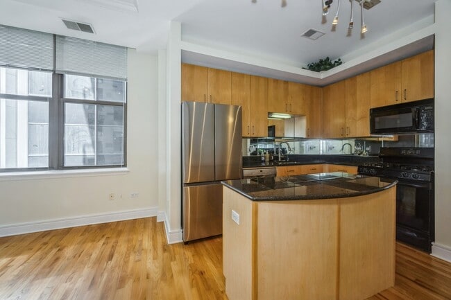Photo - 212 W Washington St Unit 1012