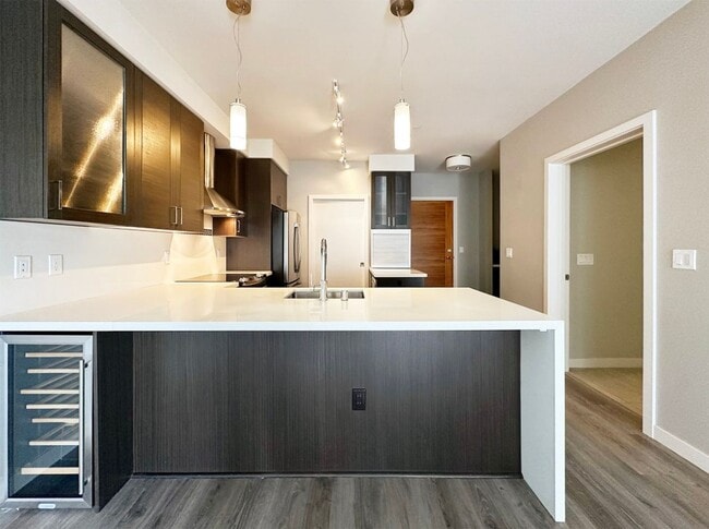 Building Photo - 1Bd/1Ba Seattle Condo Unit 402