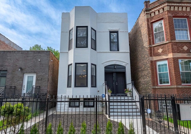 Building Photo - 2837 W Lexington St Rental