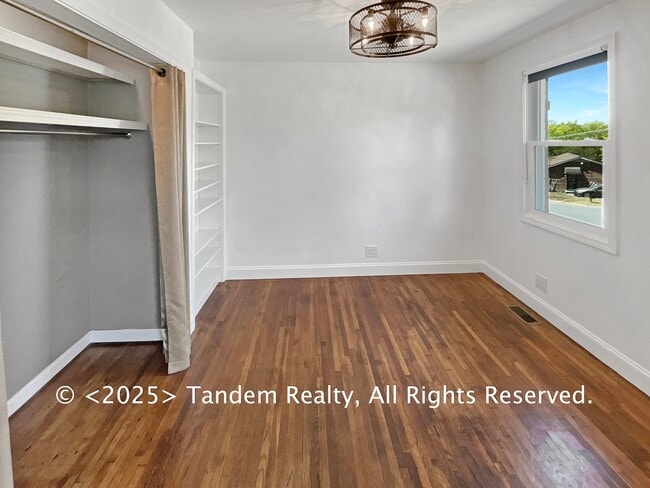 Photo - 633 Lane Dr