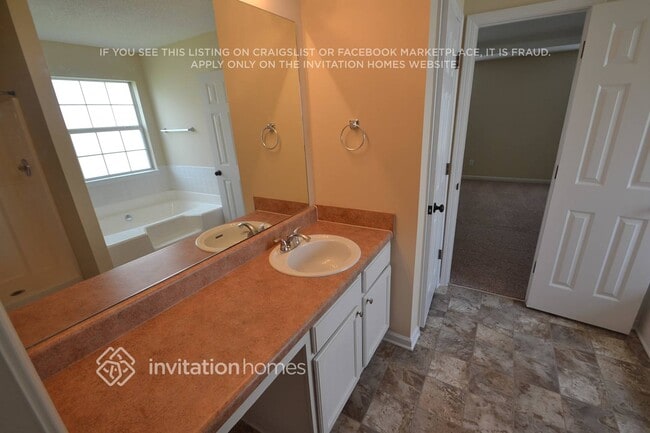 Photo - 2992 Knoll View Pl