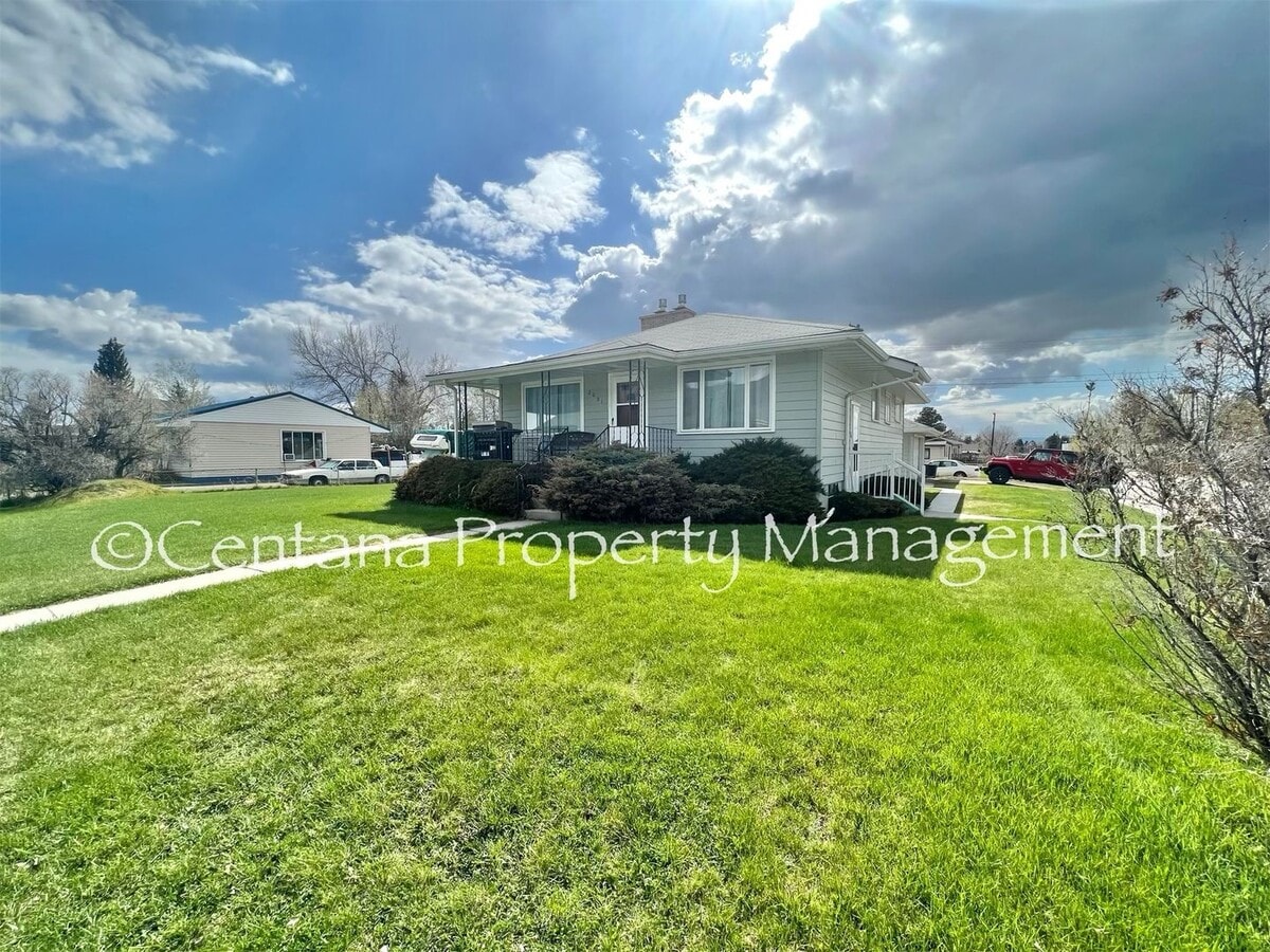 Photo - 2001 Thomas Unit Downstairs