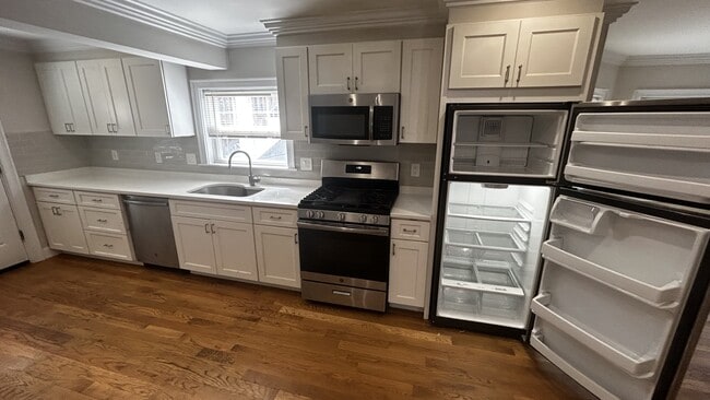 Building Photo - 62 Gordon St Unit 2