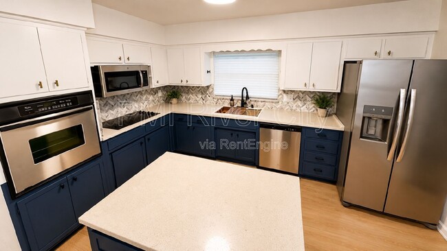 Photo - 2860 Cedarcrest Dr