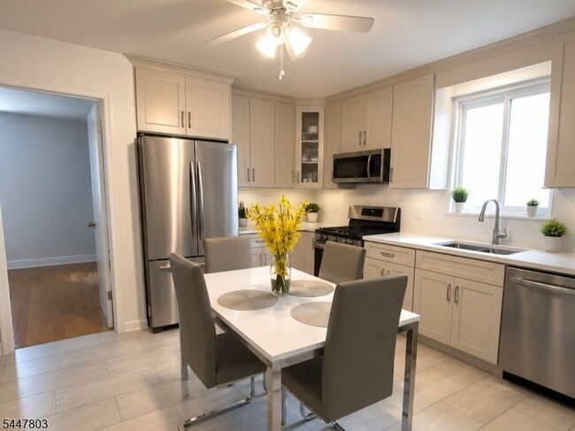 Building Photo - 106 Marne St Unit 2