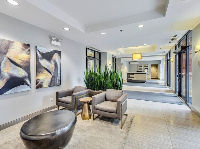 Photo - 330 N Jefferson St Unidad 1306