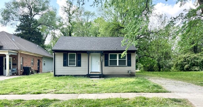 Photo - 2016 S 40th St