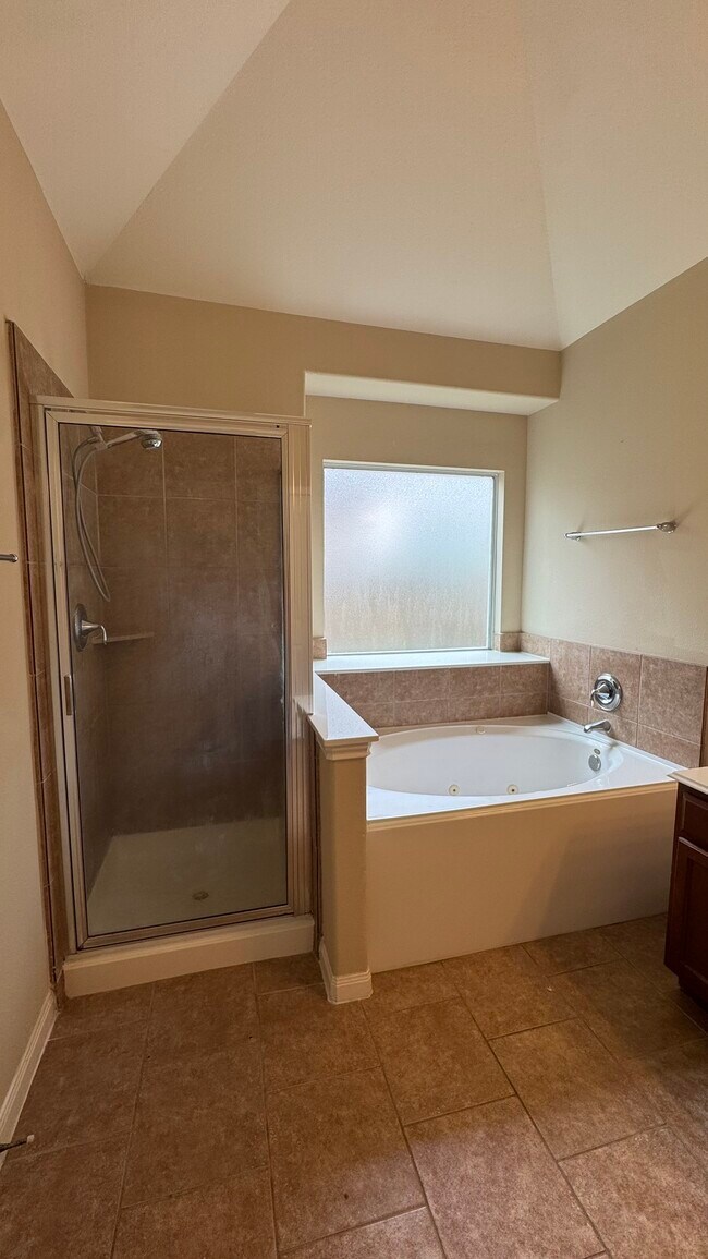 Photo - 10006 Kendahlwood Ln