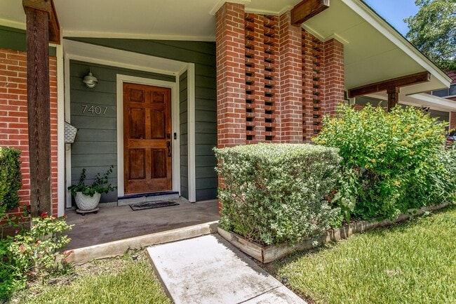 Photo - RENOVATED 3-BEDROOM IN NORTHWOOD