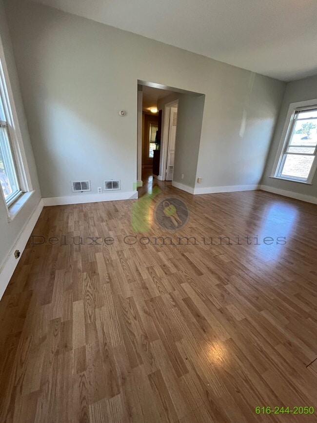 Photo - 1021 Broadway Ave NW Unit 1