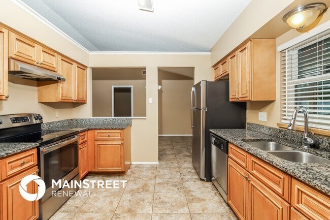 Photo - 912 Gatewood Ct NE