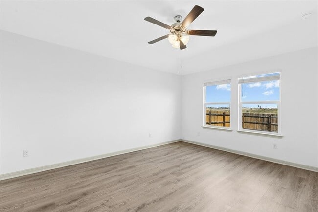 Photo - 205 Sweetwater Crk Ln
