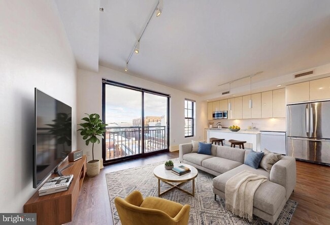Building Photo - 1011 M St NW Unit 804
