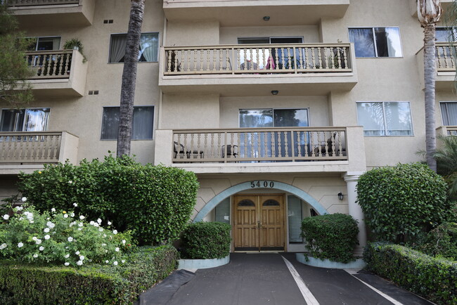 Photo - 5400 Lindley Ave Condo Unit 303