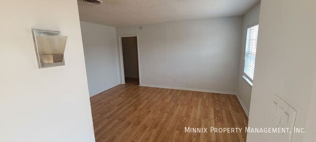 Photo - 210 N Glenwood Dr