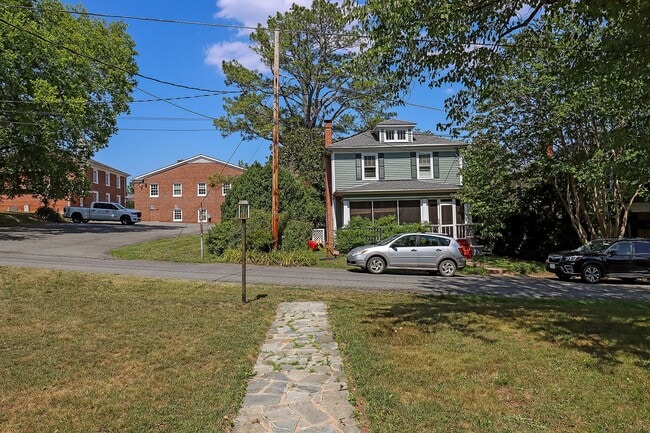 Photo - Scottsville Charm! Move-In Ready Home Near Library, Brewery & James River