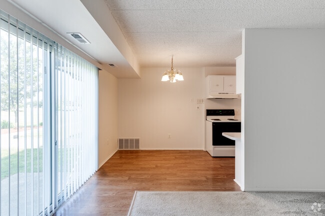2HAB, 1BA - 900 ft²