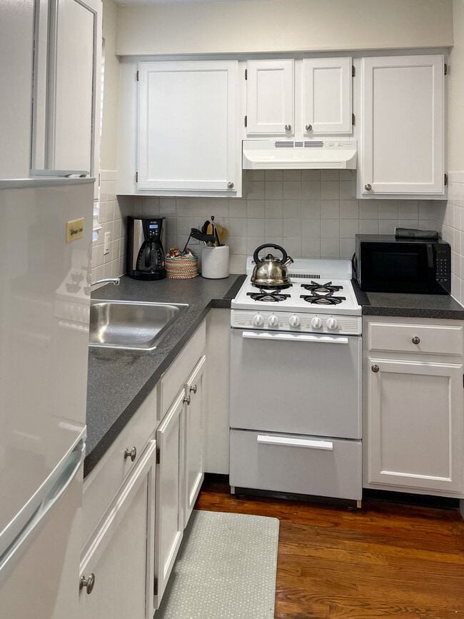Building Photo - 23 Jay St Rental