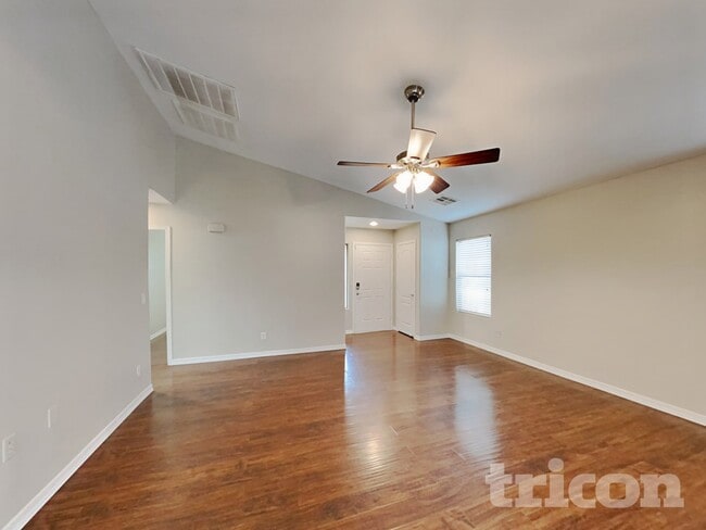 Photo - 34527 Karan Swiss Cir